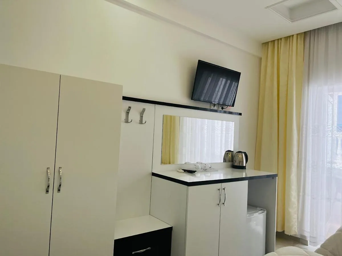 Ujvara Hotel Golem   Golem (Tirana)