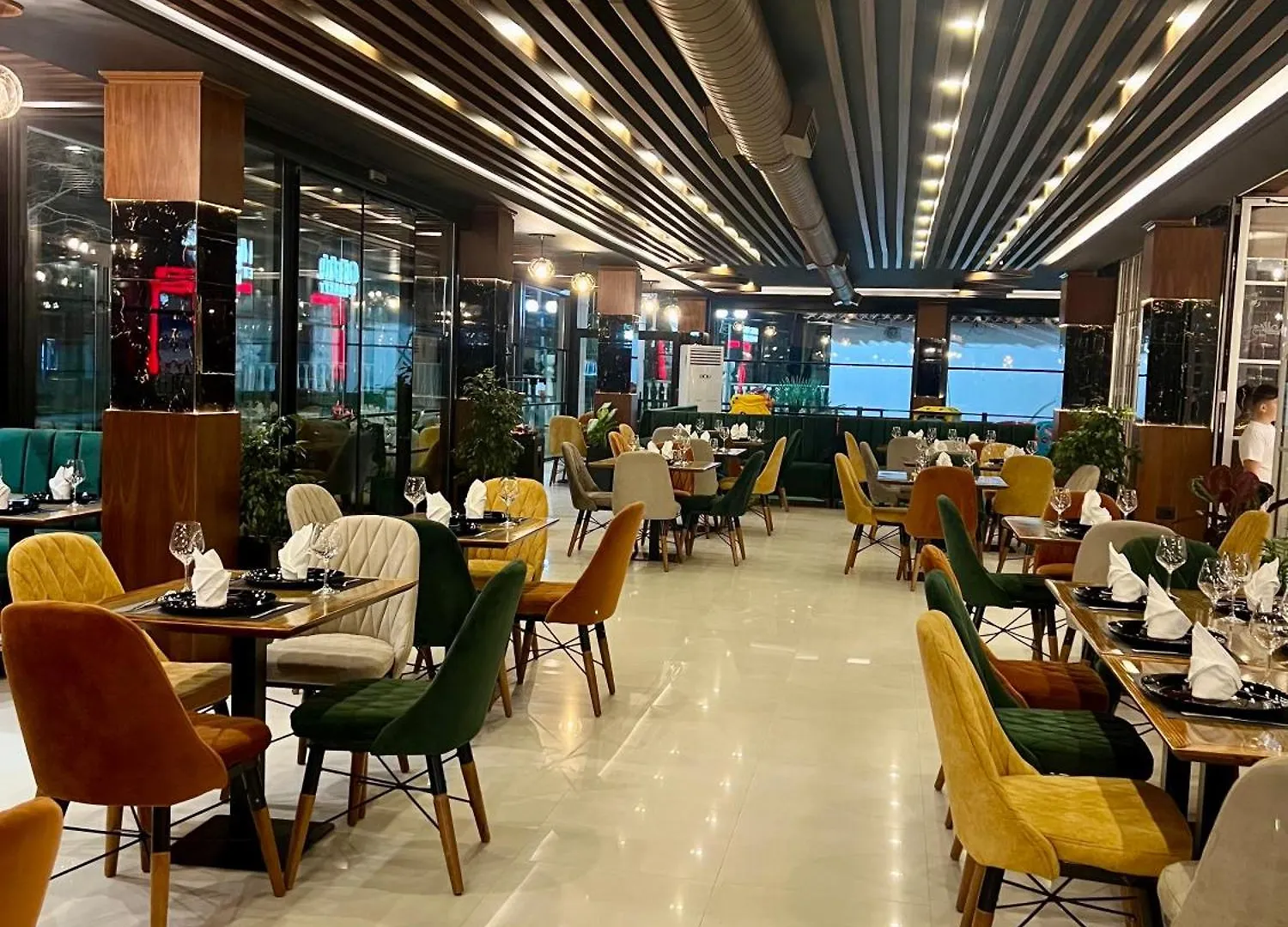 Ujvara Hotel Golem  Golem (Tirana)
