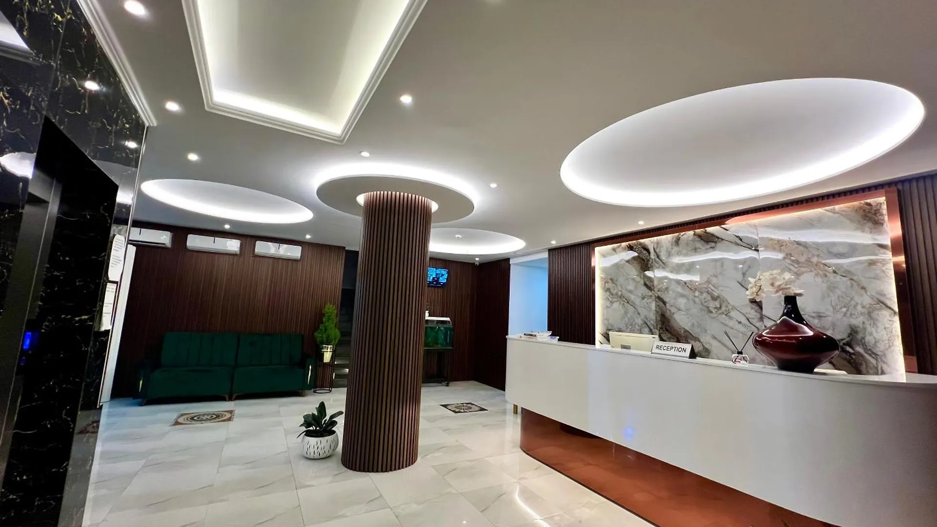 Ujvara Hotel Golem   Golem (Tirana)